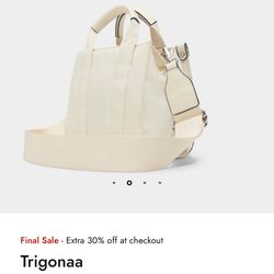 Aldo Trigonaa White – Brand New! Paud $30 → Selling $15 Tiny ink marks, no plastic wrap or dust bag. Still new, great deal!