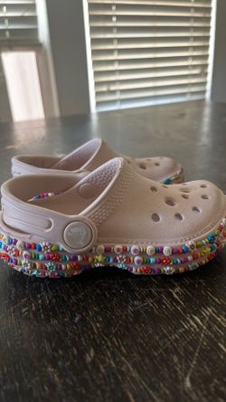 Toddler crocs size 8
