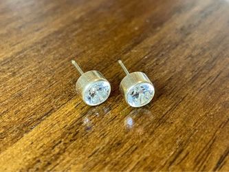 14K Gold CZ Stud Earrings 1.21g