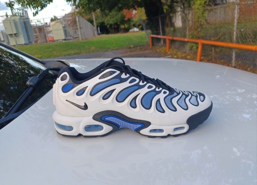 Brand New And Original Men's Nike Air Max's Sneakers Sizes 11