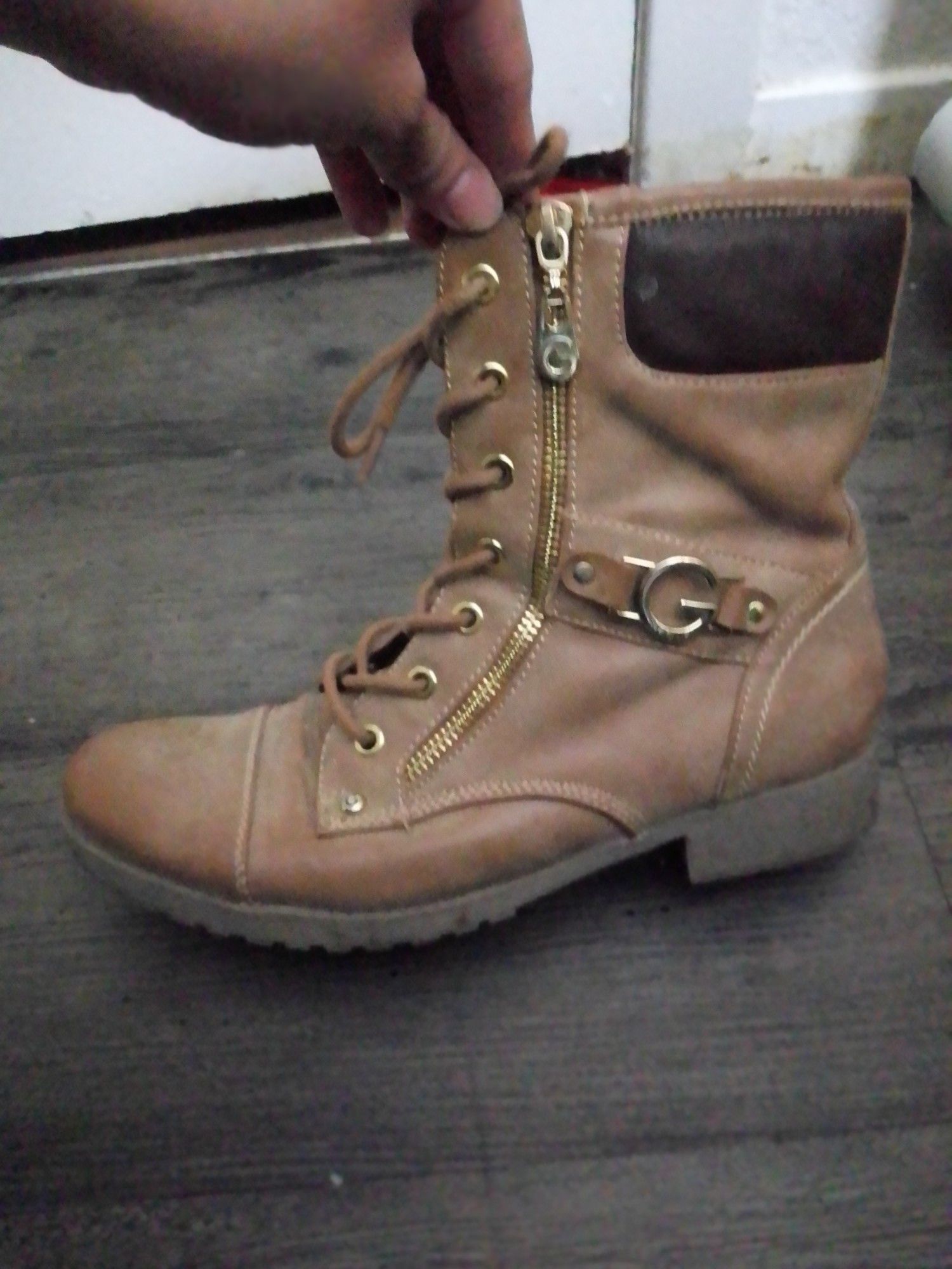 Guess boots