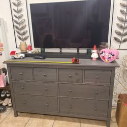 WOOD FURNITURE USED AS IN PICTURES MINOR SCRATCHES...AVAILABLE FOR FAIR OFFERS...CHECK OUT MY PAGE FOR MORE..