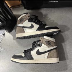 Jordon 1 Retro High Dark Mocha  9.5