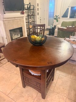 Brown Wood Dinette Set w 6 Bar Height Chairs/Stools