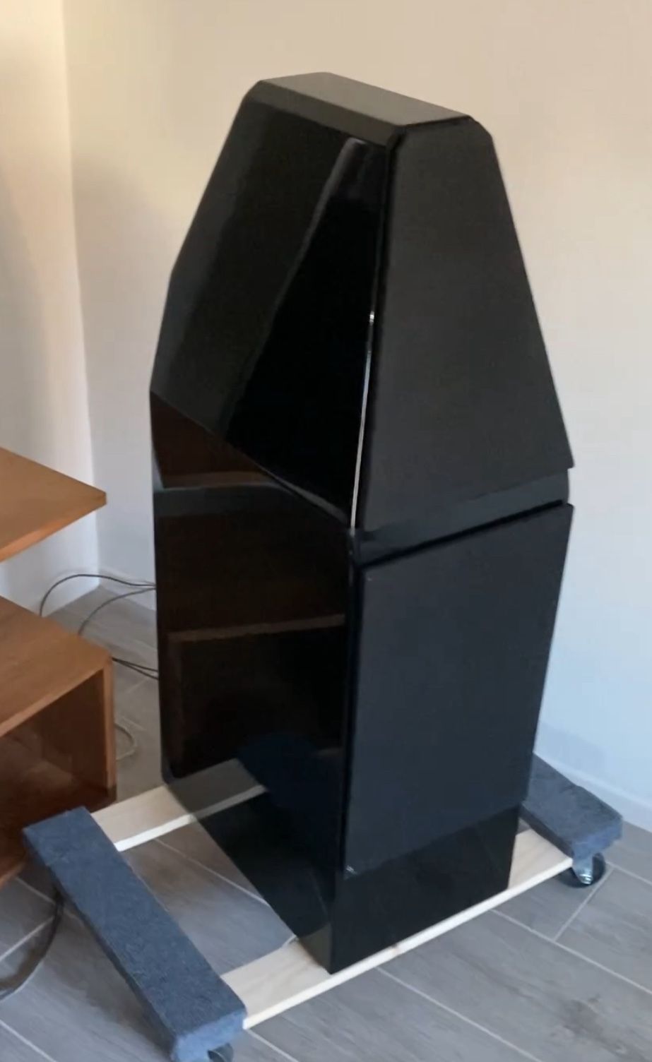 WILSON AUDIO SPEAKERS