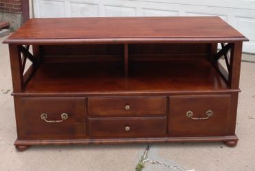 Ethan Allen British classic credenza console