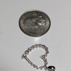 10K Heart Pendant VVs Vivid/Bright, Artist Signed , Unique Prongs