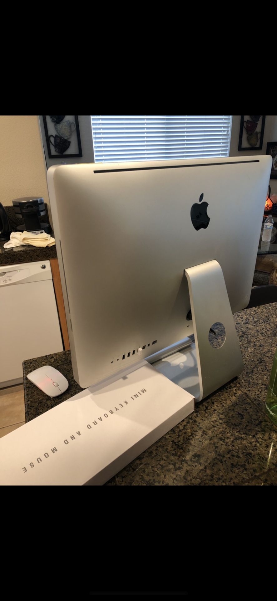 1TB hard drive 3.06ghz Apple iMac with (brand new wireless mouse and keyboard in box ) Large screen