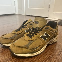 New Balance 2002r