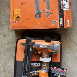 Ridgid Pneumatic 18 Ga Narrow Crown Stapler 