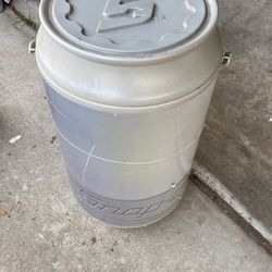 Snap on socket Ice chest