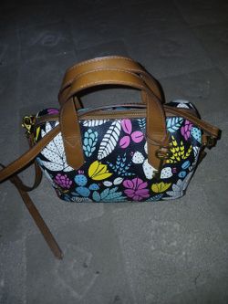 Fossil  purse 👛 This Fossil  purse is very nice
