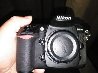 D200 body and battery