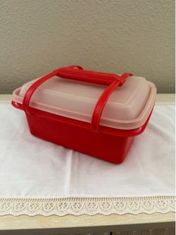 Tupperware Vintage Pack ‘n Carry Lunchbox $15