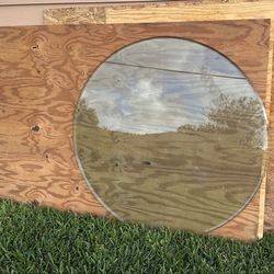 Circular glass for table
