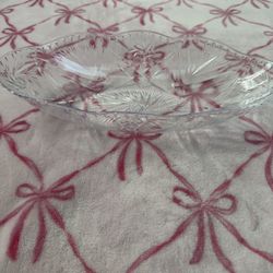 clear plastic dish 