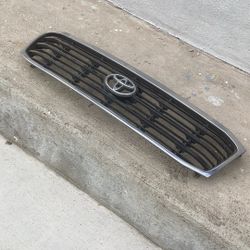 100 Series Land Crusier Grill