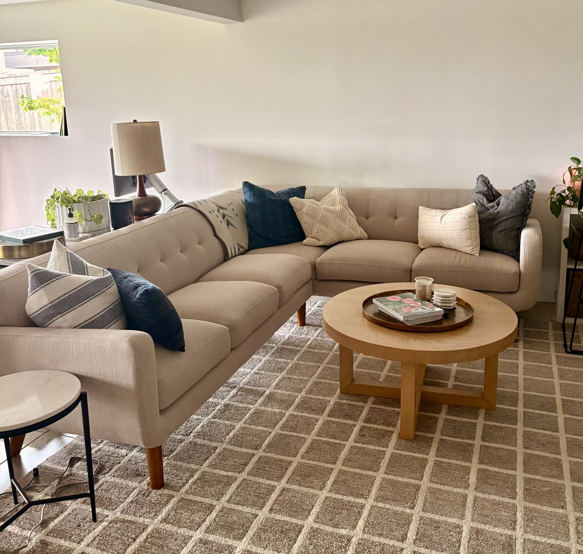 L Shaped Couch In Great Condition