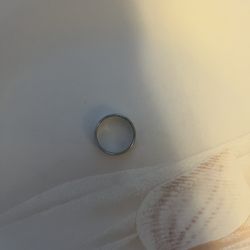 Silver Toned Ring Size 7 Unisex 