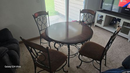 Kitchen/Dining table