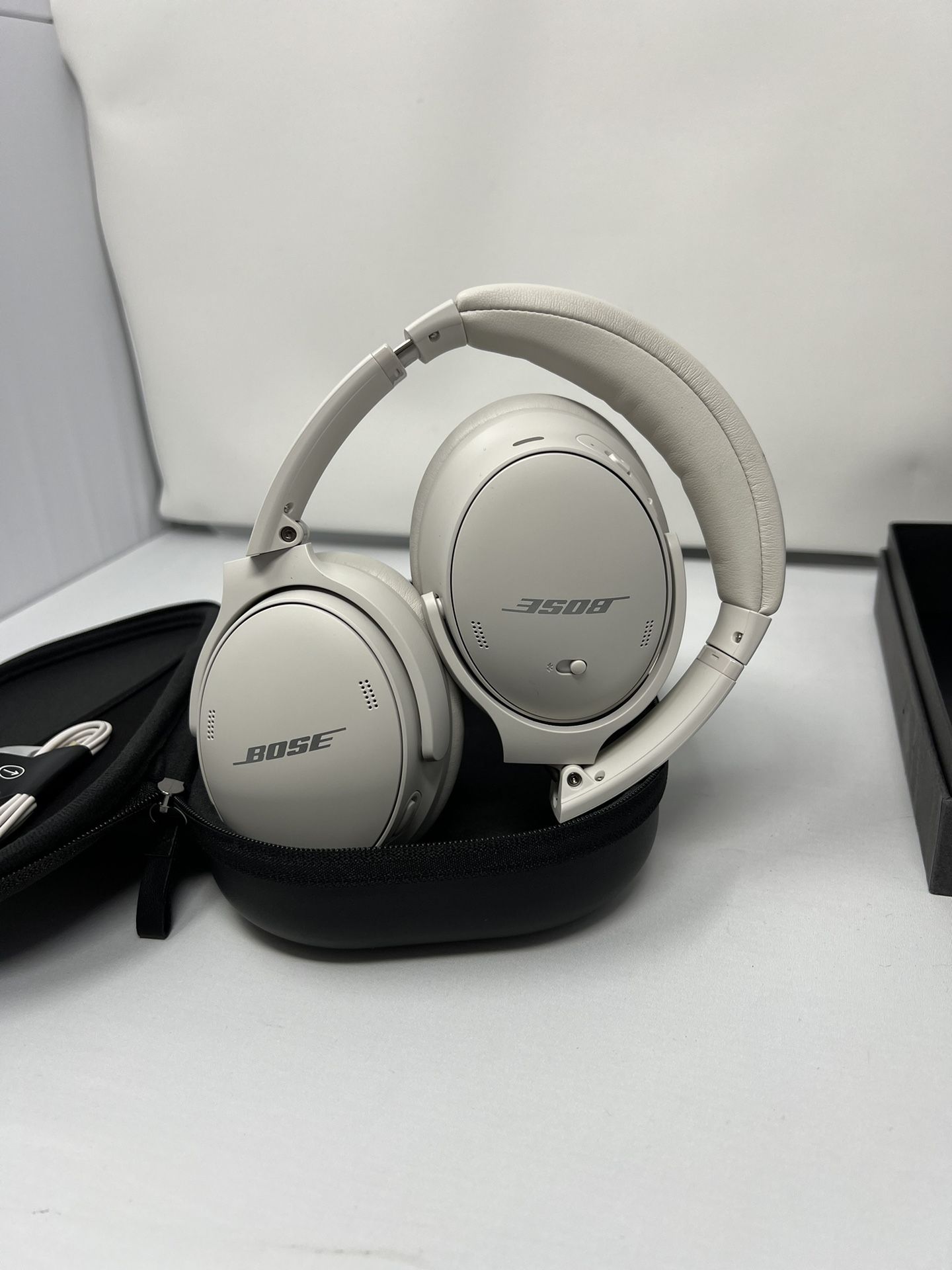 Bose QuietComfort 45 Wireless Bluetooth Noise Cancelling Headphones (Lot 1)