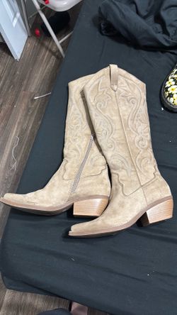 Women cowgirl boots