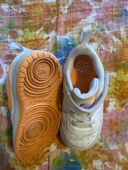 Nike Toddler Sneakers White and Orange 7t