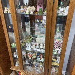 Five Shelf Clawfoot Glass Curio Cabinet Approximately 3‘ X 5‘