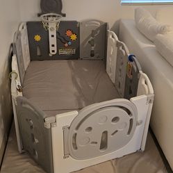 Baby play pen and mats