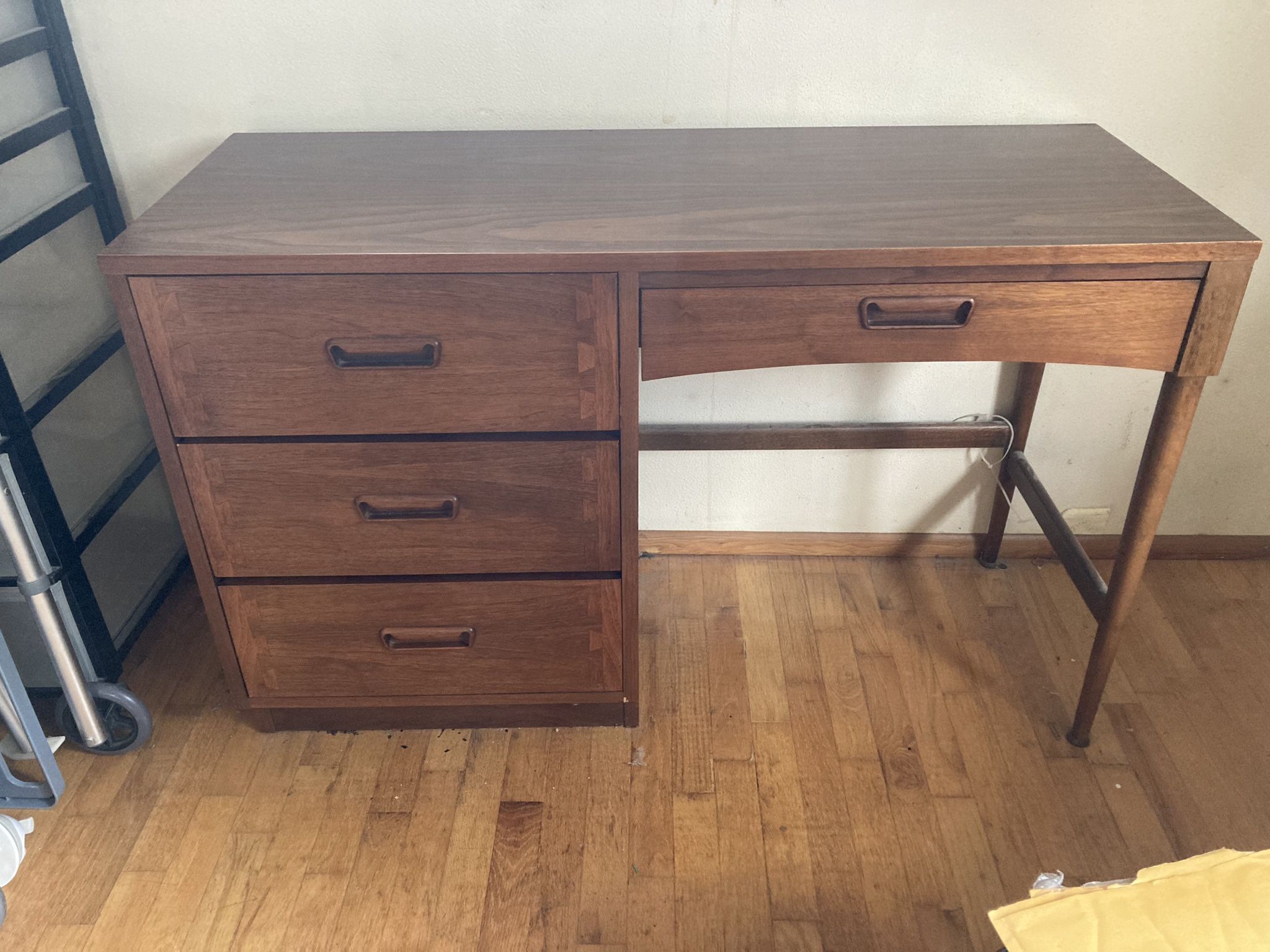 Lane Vintage Mid-Century Modern Walnut Desk