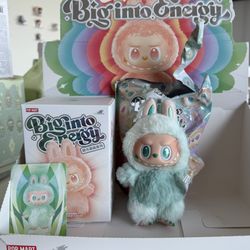 Authentic Popmart Big into Energy Serenity