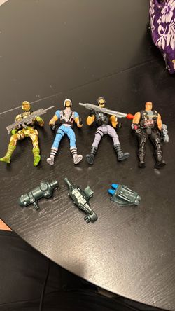 Vintage GI Joes action figures lot of 4 plus accessories