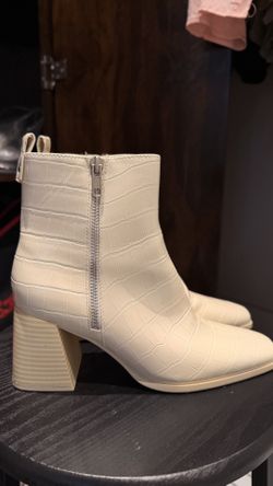 Cream Croc Ankle Boots Size 6