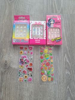 3 Press On Girls Nails & Stickers