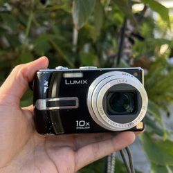 Panasonic LUMIX DMC-TZ3 Digital Camera