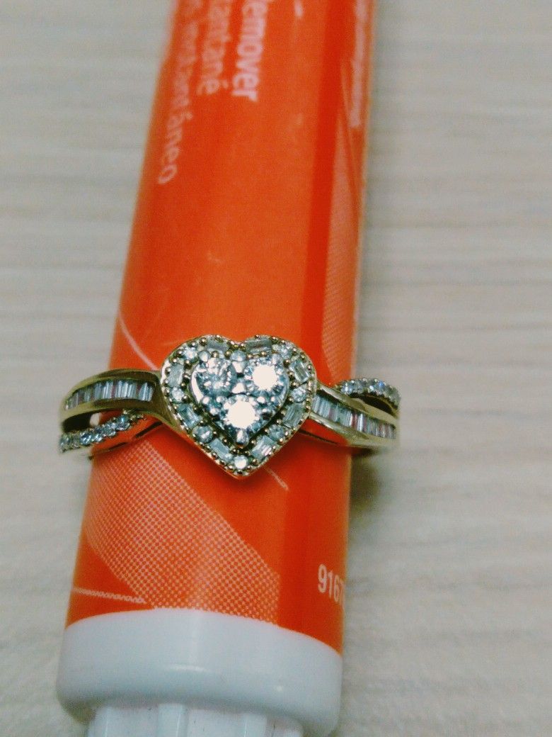 1/3 Ct Tw Diamond 10k Yg Heart Ring