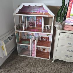 Doll House 🏠 