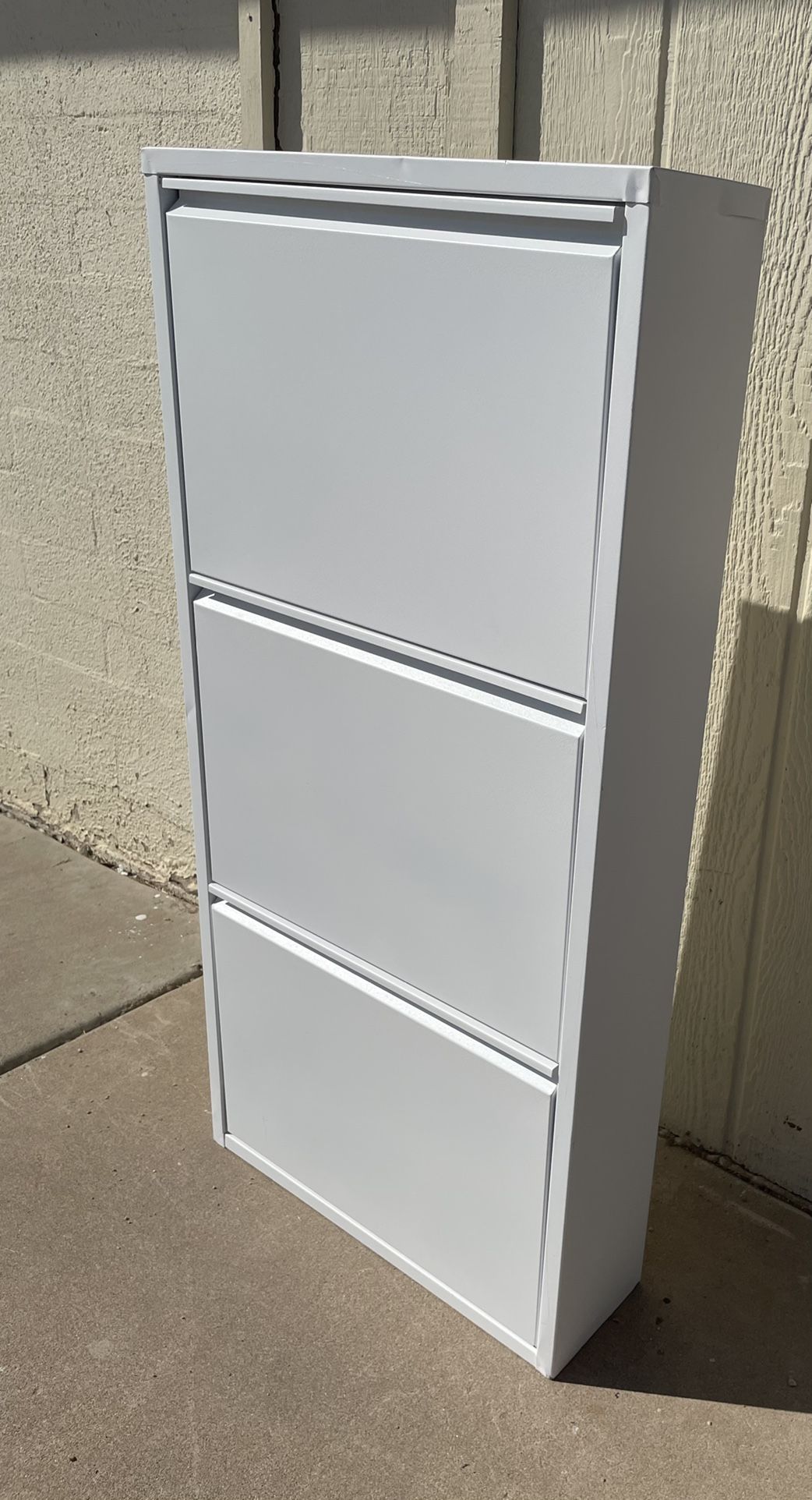 Very Cool Modern Metal Three Door Wall Mount Shoe Storage Cabinet