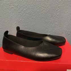 Women’s Black Flats