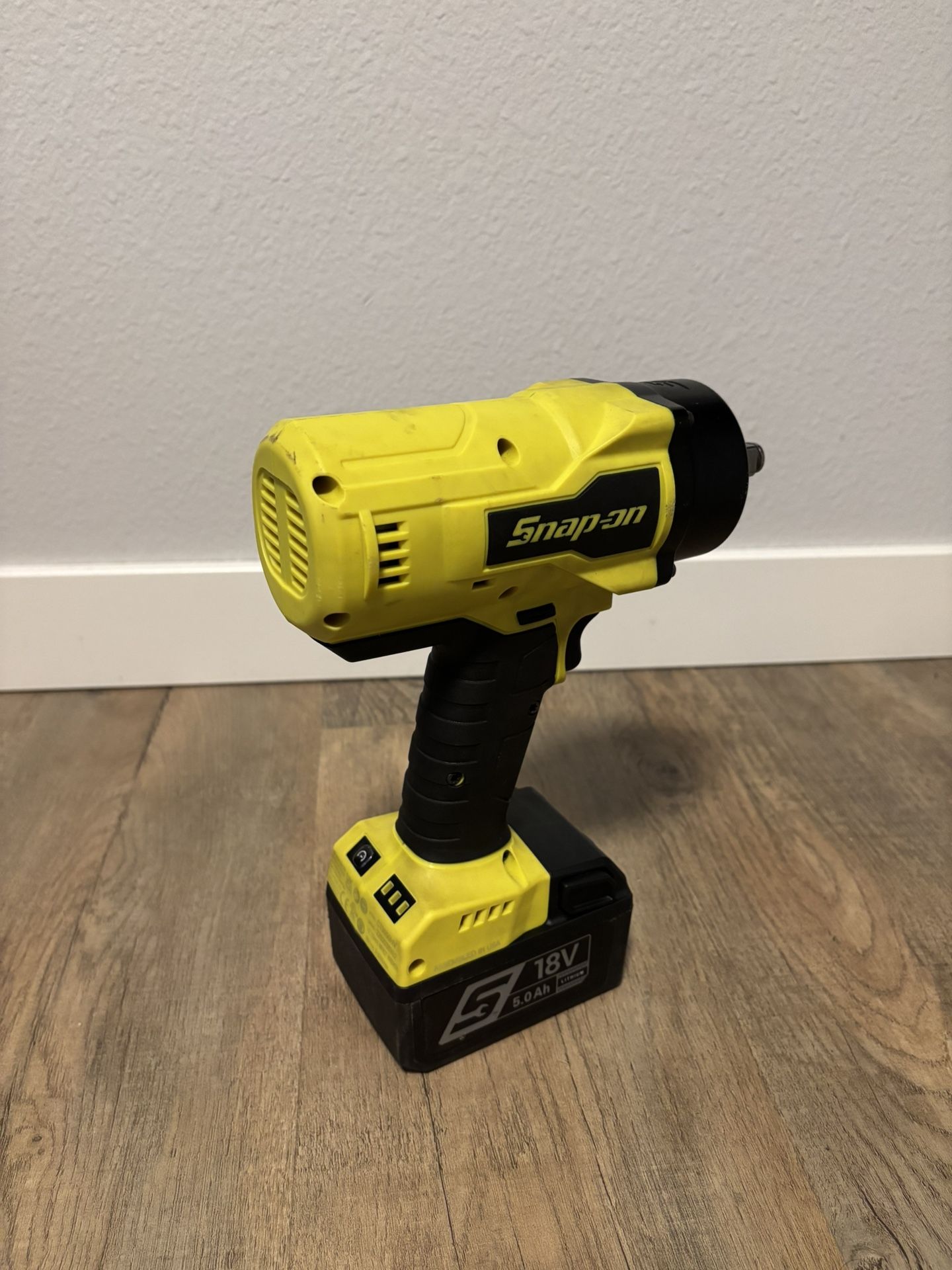 18 V 1/2" Drive MonsterLithium Cordless Impact Wrench Kit Snap On
