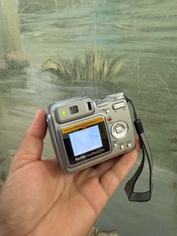 Kodak EasyShare Z700 4.0MP Vintage Y2K Digital Camera Bundle w/ 2GB SD Card