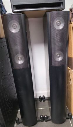 Acoustic Research  PAIR OF SPEAKERS
