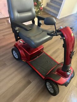 Golden Technologies Avenger Heavy-Duty Scooter