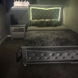 4 Pcs Bedroom Set