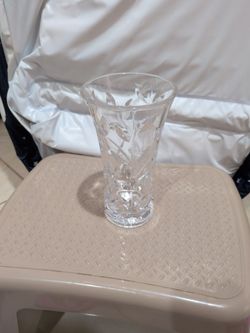 Leaf Designed Glass Flower Vase