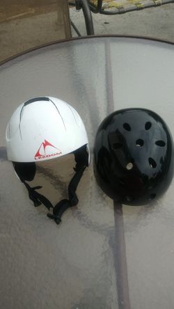 2 Helmets