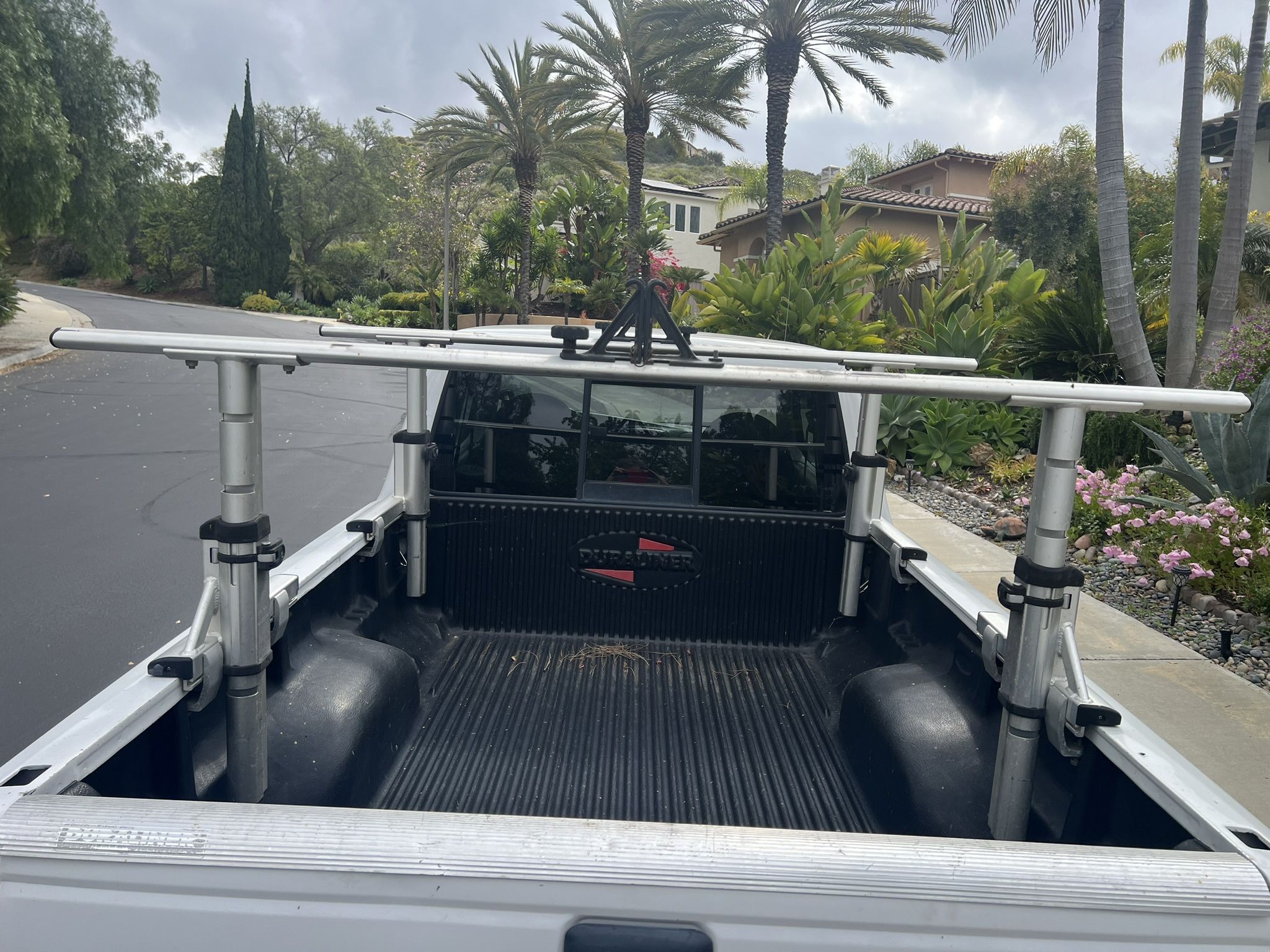 Thule 422XT XSPORTER Multi-height Aluminum Truck Rack