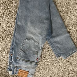 Levis High Waist, Brand New 29