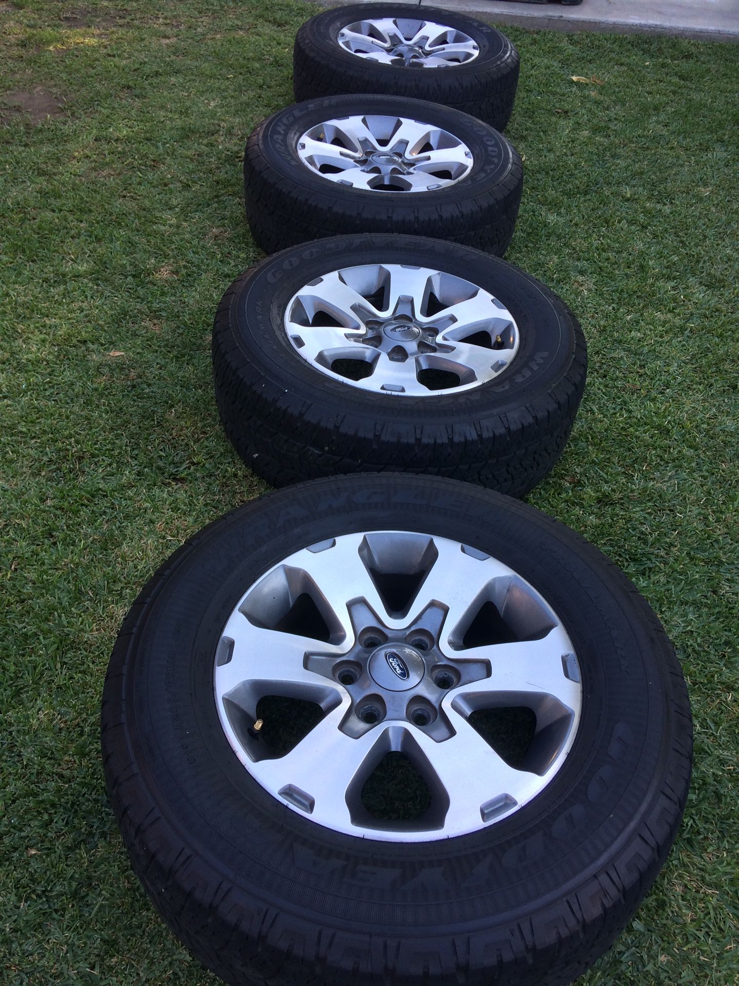 Ford F-150 wheels/rims and tires 6 lugs