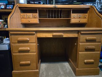 Roll top desk